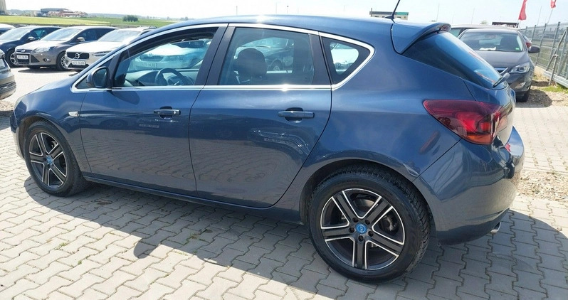 Opel Astra cena 23900 przebieg: 213730, rok produkcji 2010 z Kazimierza Wielka małe 781